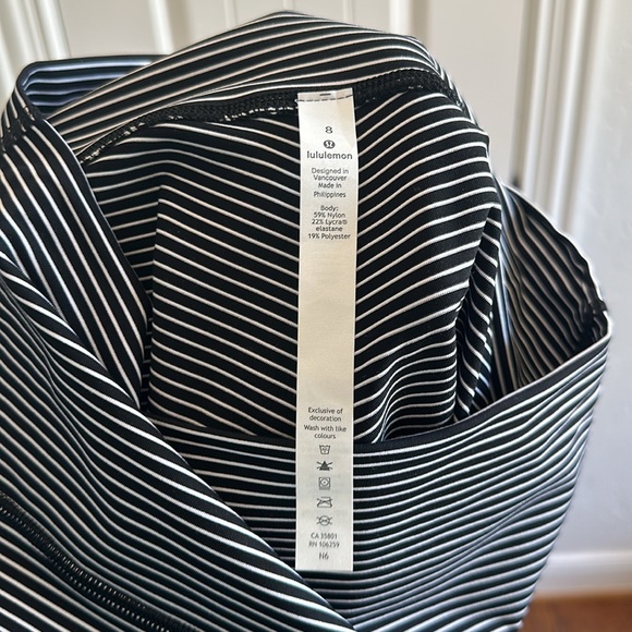 Lululemon Leggings Women’s Size 8 - Picture 4 of 4